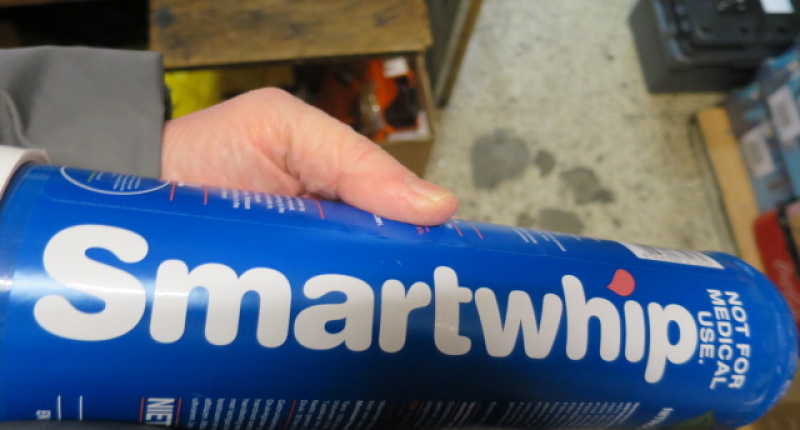 Lattergaspatron med 950 milliliter.