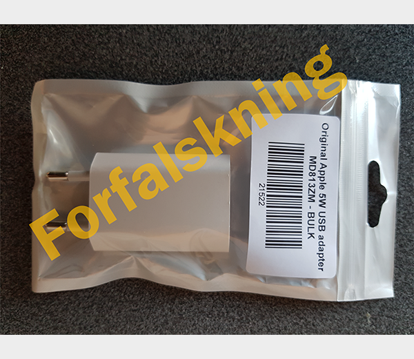 Forfalskning af: Original Apple 220V USB oplader - MD813ZM/A